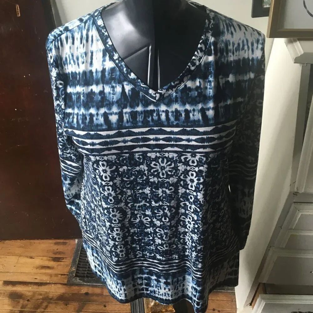 Lularoe blue tie dye Elizabeth v-neck one sleeve shirt